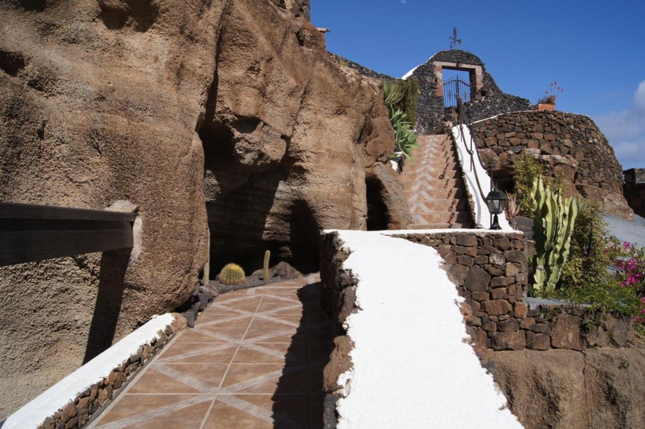 Castillo Lanzarote Villa Sophie - Luxury Villa -Sleep In A Volcanic Cave With Heated Pool Tías Exteriér fotografie