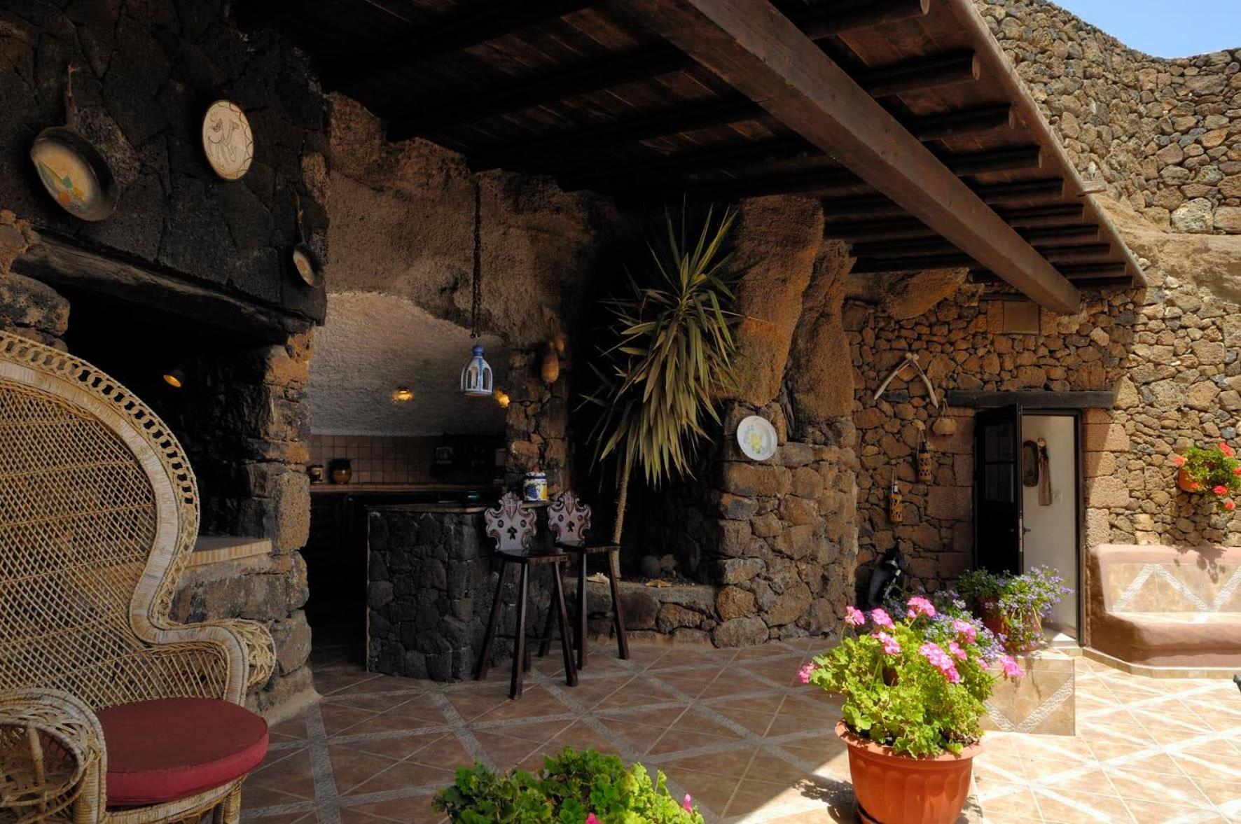 Castillo Lanzarote Villa Sophie - Luxury Villa -Sleep In A Volcanic Cave With Heated Pool Tías Exteriér fotografie