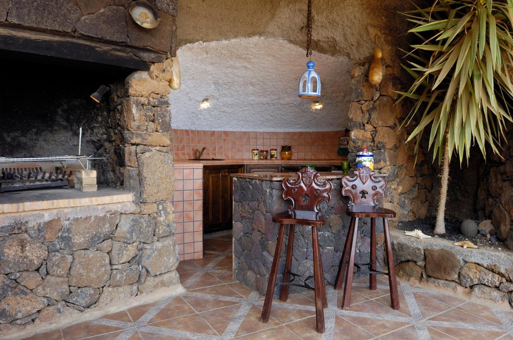 Castillo Lanzarote Villa Sophie - Luxury Villa -Sleep In A Volcanic Cave With Heated Pool Tías Exteriér fotografie
