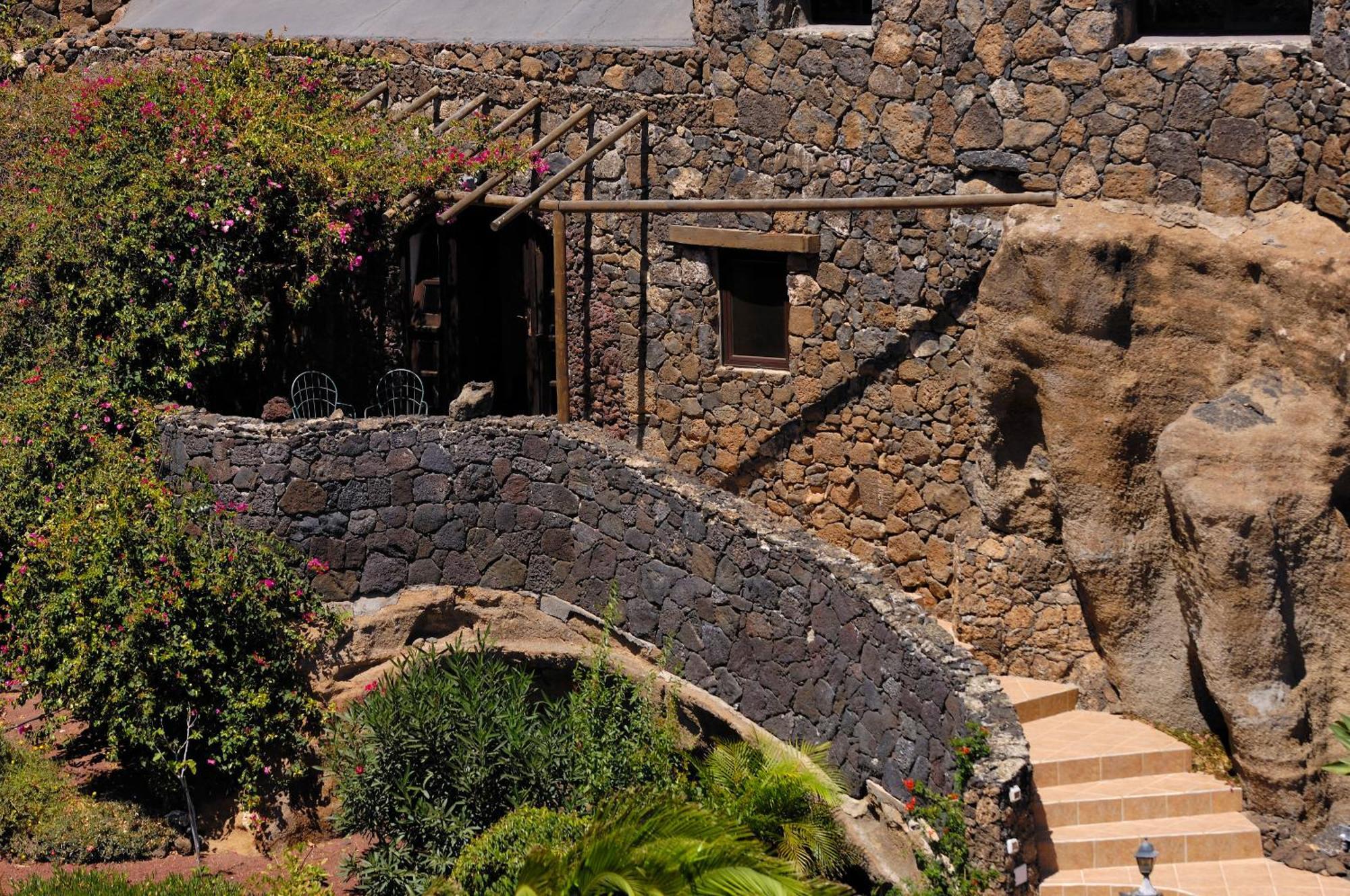 Castillo Lanzarote Villa Sophie - Luxury Villa -Sleep In A Volcanic Cave With Heated Pool Tías Exteriér fotografie
