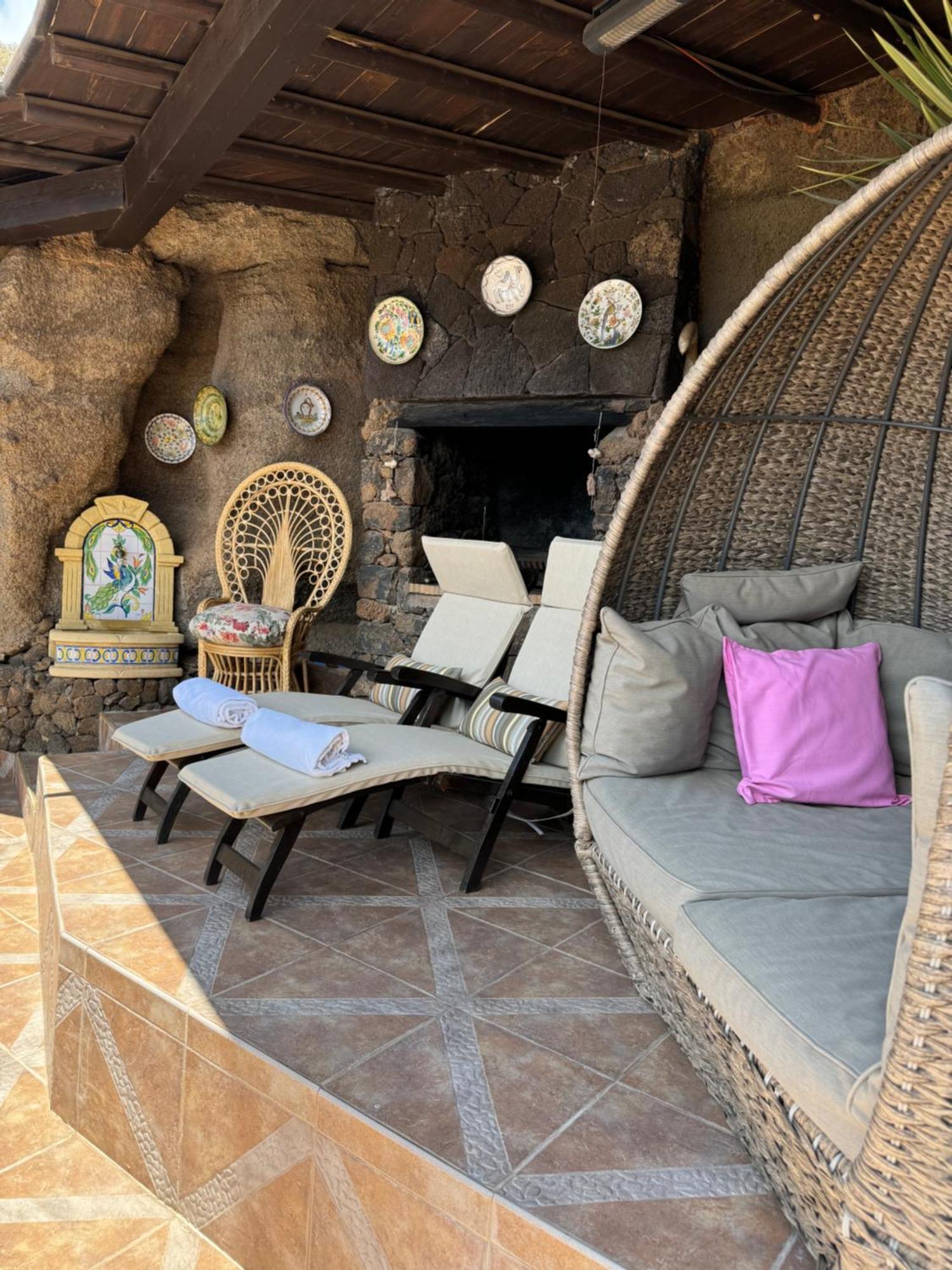 Castillo Lanzarote Villa Sophie - Luxury Villa -Sleep In A Volcanic Cave With Heated Pool Tías Exteriér fotografie
