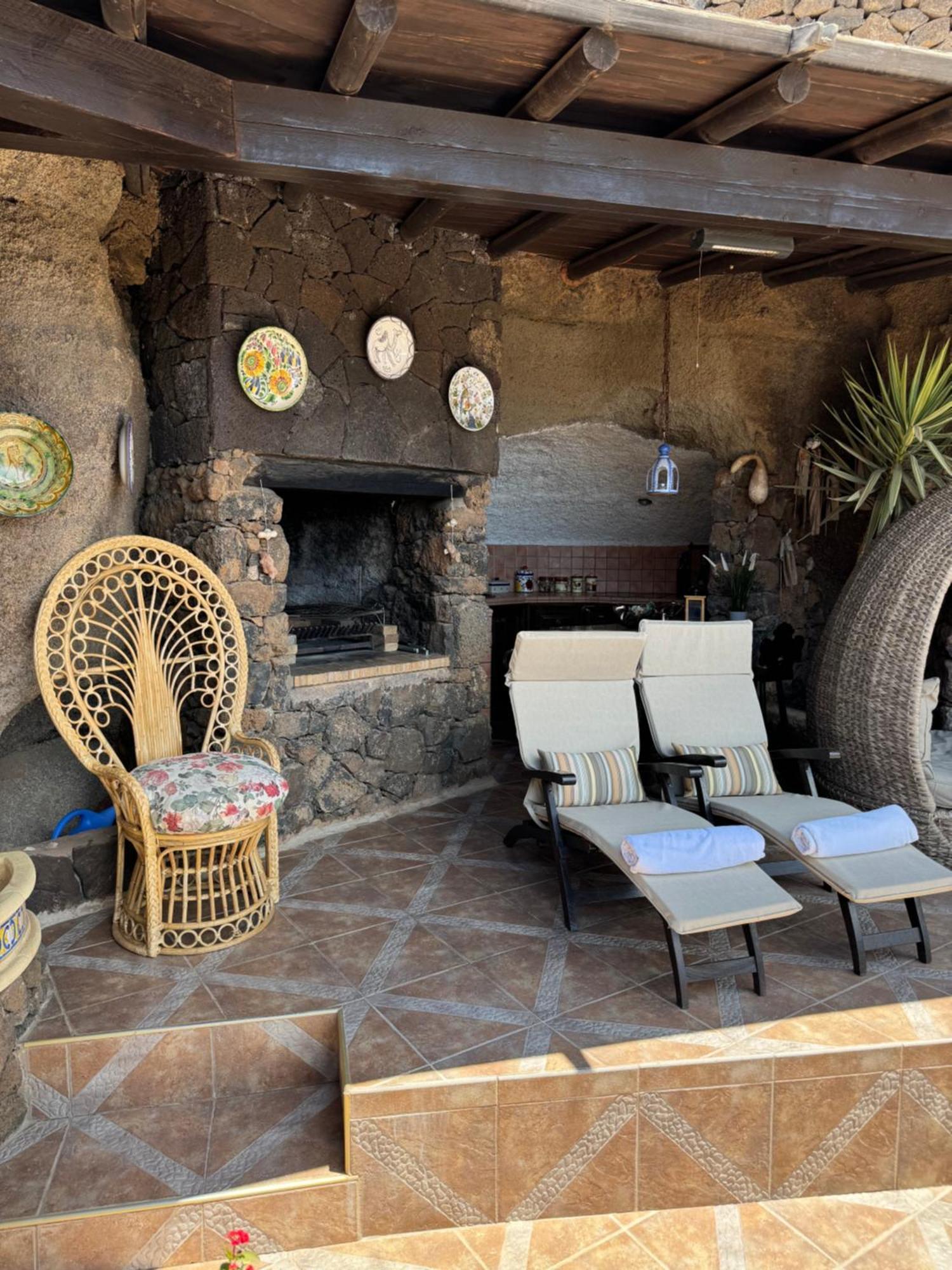 Castillo Lanzarote Villa Sophie - Luxury Villa -Sleep In A Volcanic Cave With Heated Pool Tías Exteriér fotografie